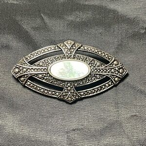 Vintage Avon “Victorian Elegance” faux Marcasite silver tone brooch